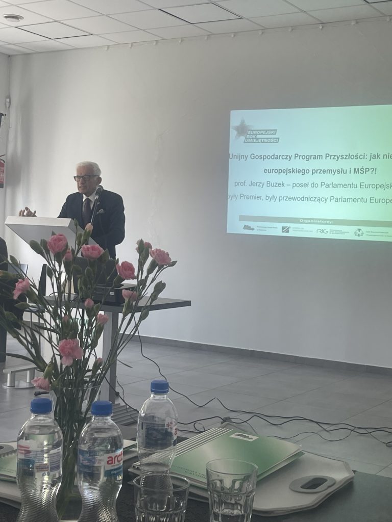 Opowieść o&nbsp;Śląsku wczoraj i&nbsp;jutro czyli FUNDUSZ SPRAWIEDLIWEJ TRANSFORMACJI – niezwykłe spotkanie z&nbsp;prof.&nbsp;J.Buzkiem.